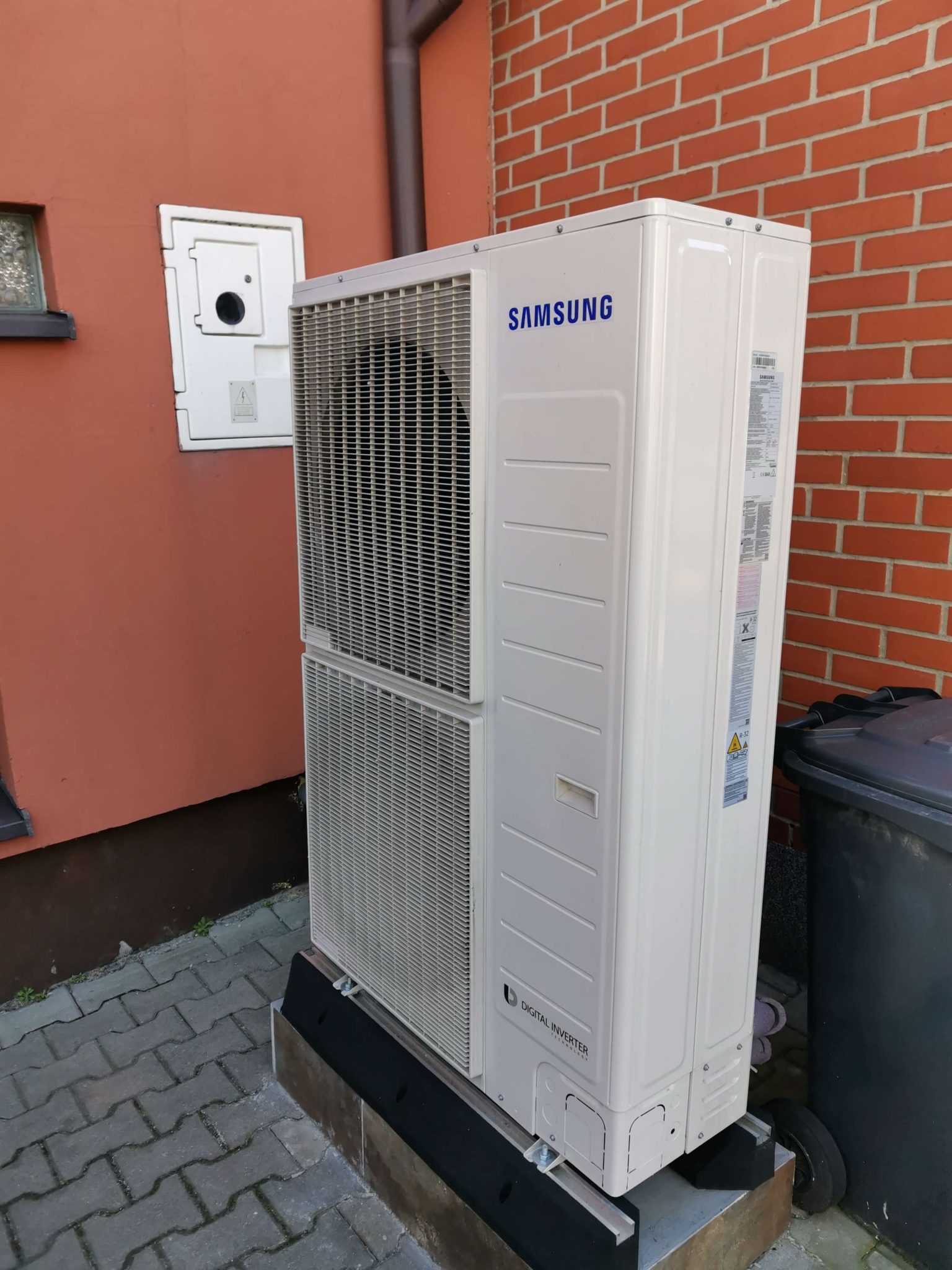 Montaż pompy ciepła Samsung EHS monoblok 16 kW AE160RXYDGG/EU Gliwice